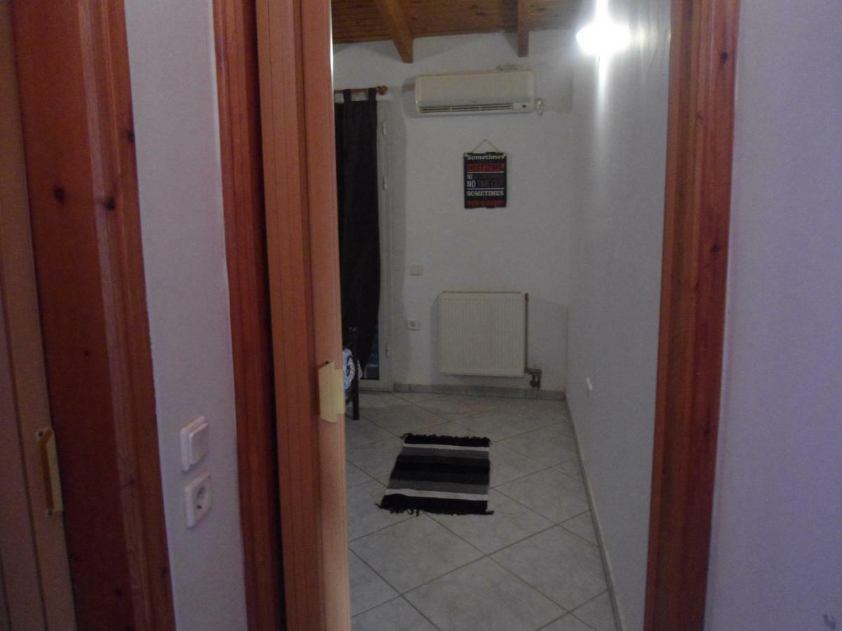 Sunny Apartment 15 Min From Airport And Sea Артеміда Екстер'єр фото