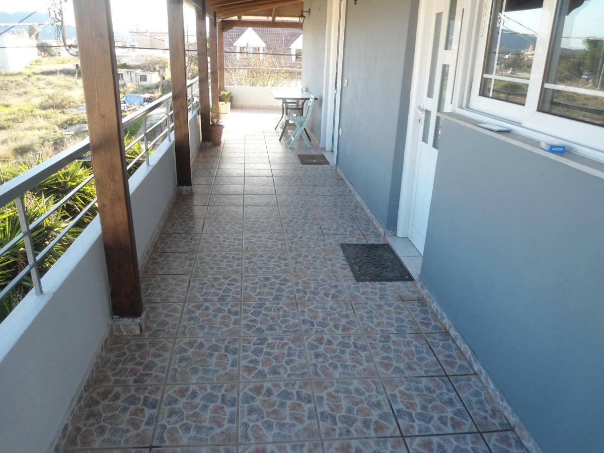Sunny Apartment 15 Min From Airport And Sea Артеміда Екстер'єр фото