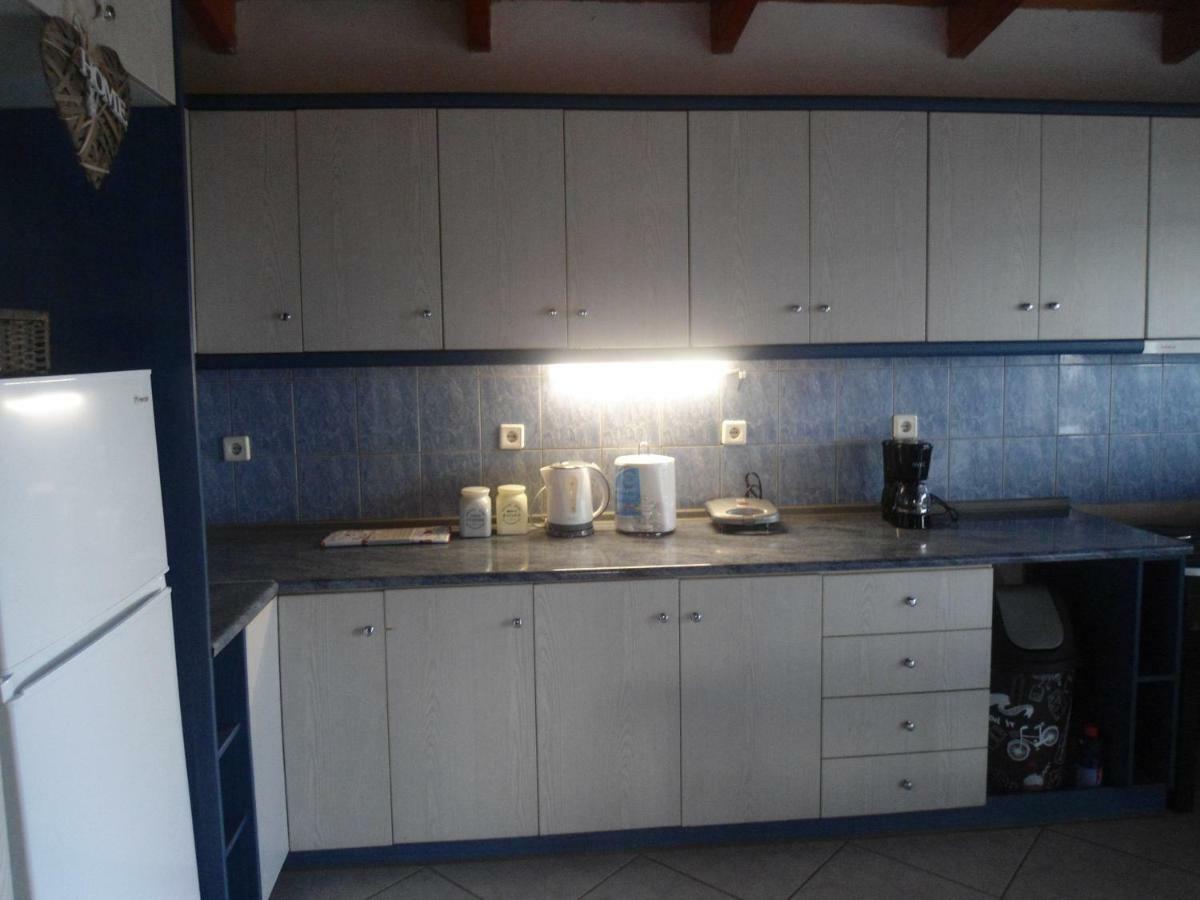 Sunny Apartment 15 Min From Airport And Sea Артеміда Екстер'єр фото