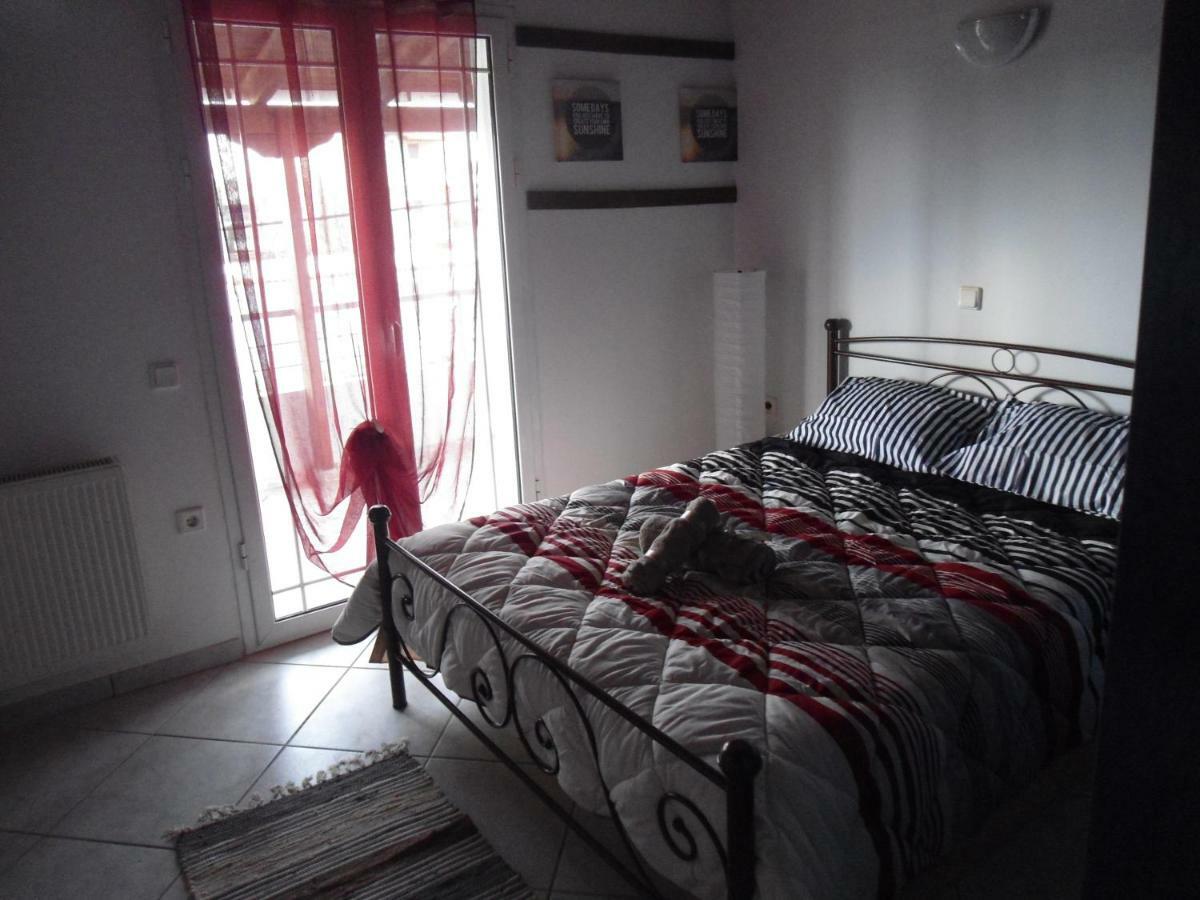 Sunny Apartment 15 Min From Airport And Sea Артеміда Екстер'єр фото